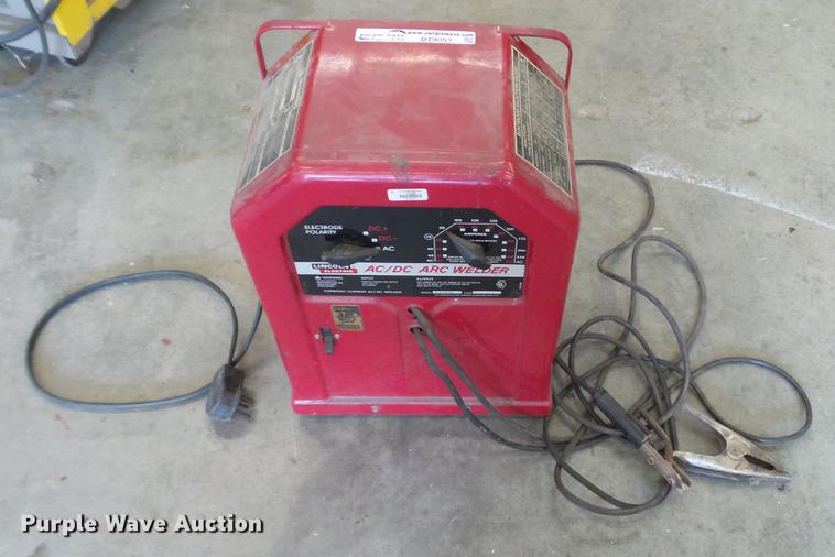 image for item DT9062 Lincoln Electric AC/DC arc welder
