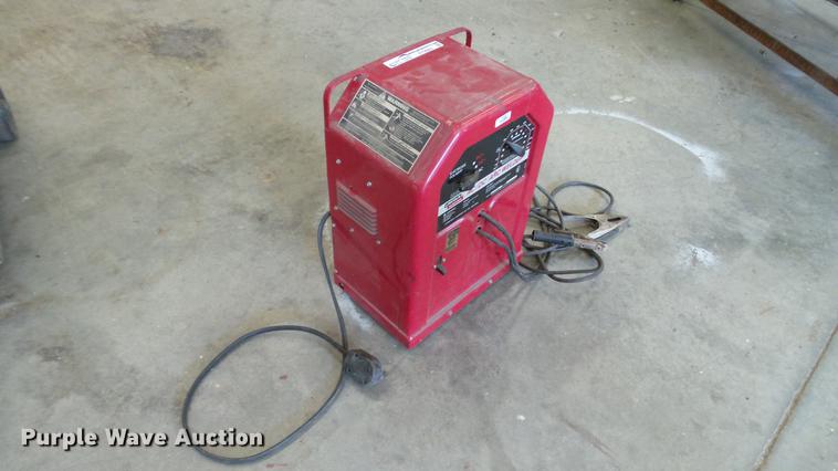 image for item DT9062 Lincoln Electric AC/DC arc welder