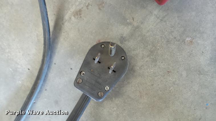 image for item DT9062 Lincoln Electric AC/DC arc welder