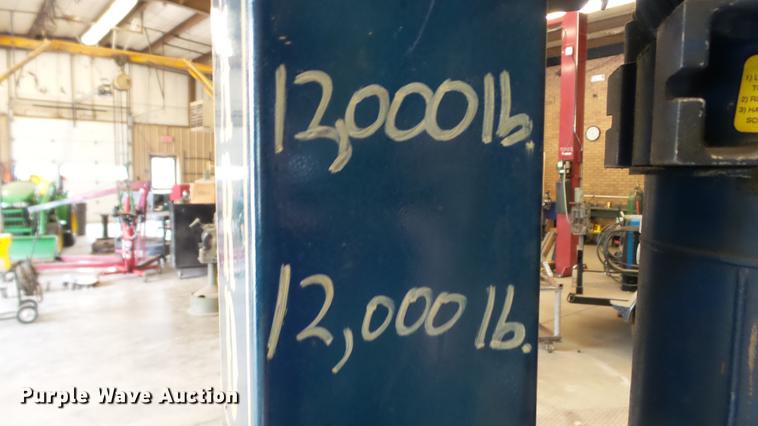 image for item DT9063 Forward 12000LF four post vehicle lift