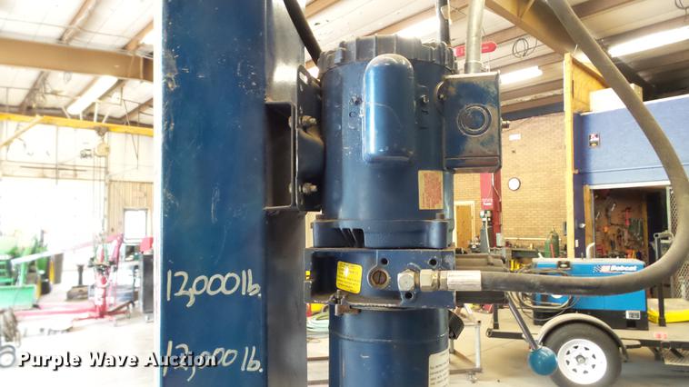 image for item DT9063 Forward 12000LF four post vehicle lift