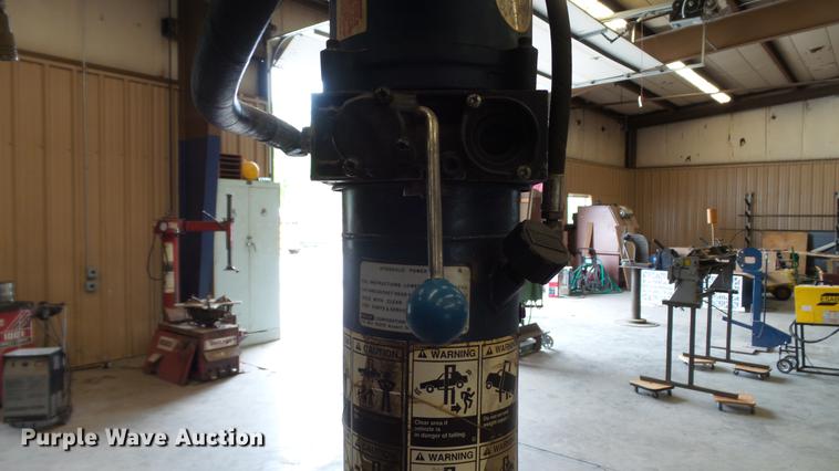 image for item DT9063 Forward 12000LF four post vehicle lift