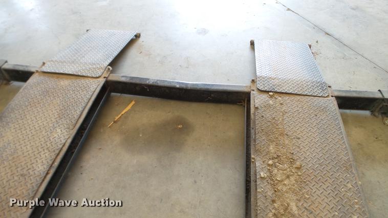 image for item DT9063 Forward 12000LF four post vehicle lift