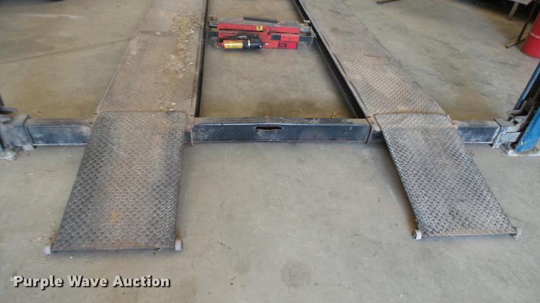 image for item DT9063 Forward 12000LF four post vehicle lift