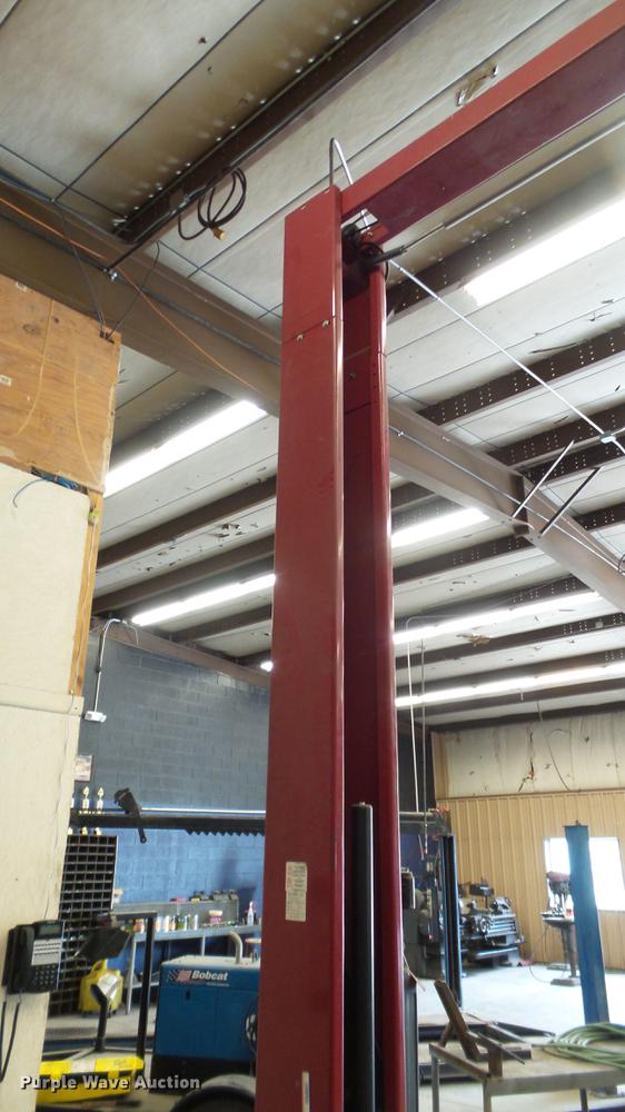 image for item DT9064 Challenger two post vehicle lift