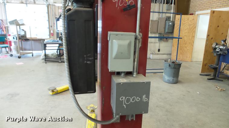 image for item DT9064 Challenger two post vehicle lift