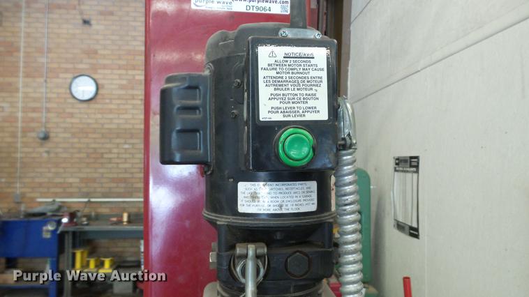 image for item DT9064 Challenger two post vehicle lift