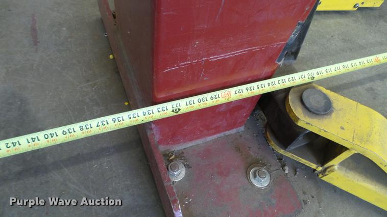 image for item DT9064 Challenger two post vehicle lift