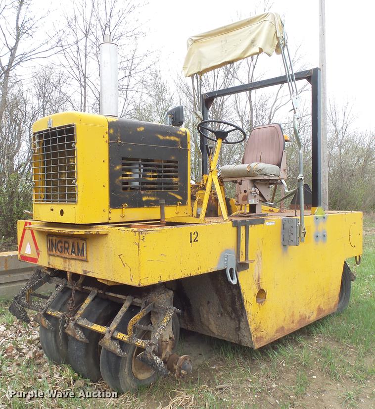 image for item DX9088 Ingram pneumatic roller