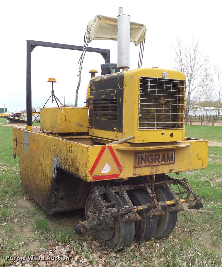 image for item DX9088 Ingram pneumatic roller