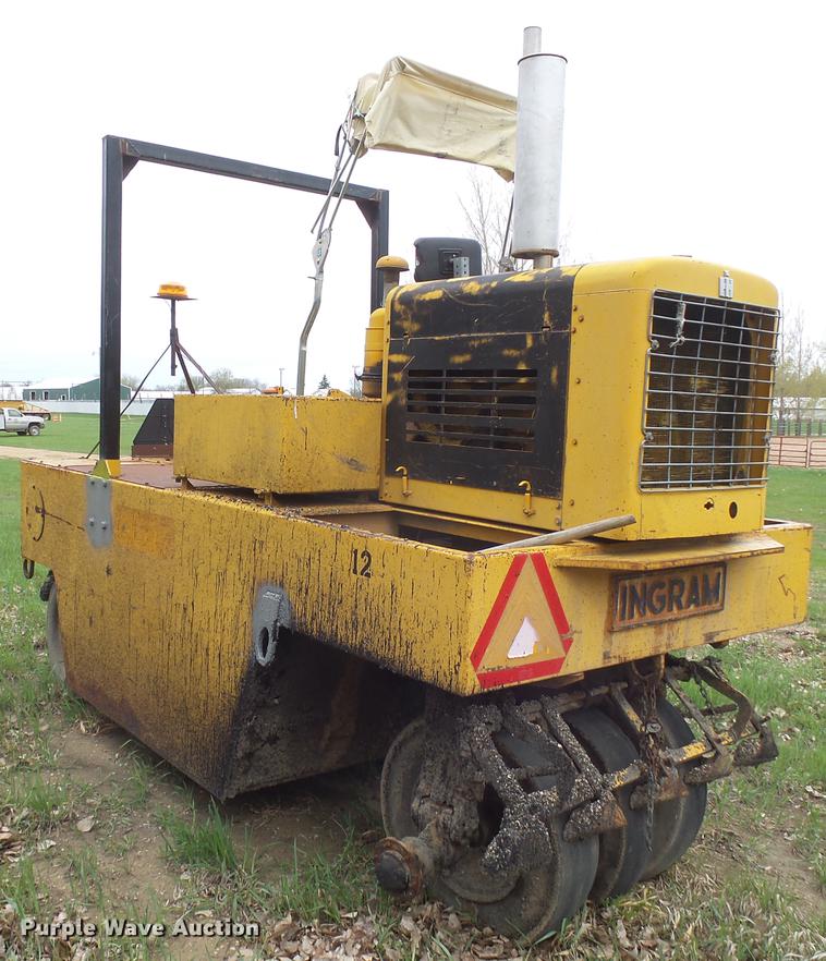 image for item DX9088 Ingram pneumatic roller