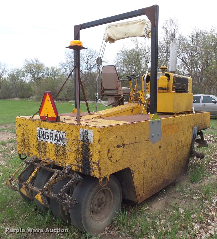 image for item DX9088 Ingram pneumatic roller