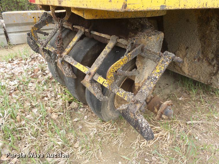 image for item DX9088 Ingram pneumatic roller