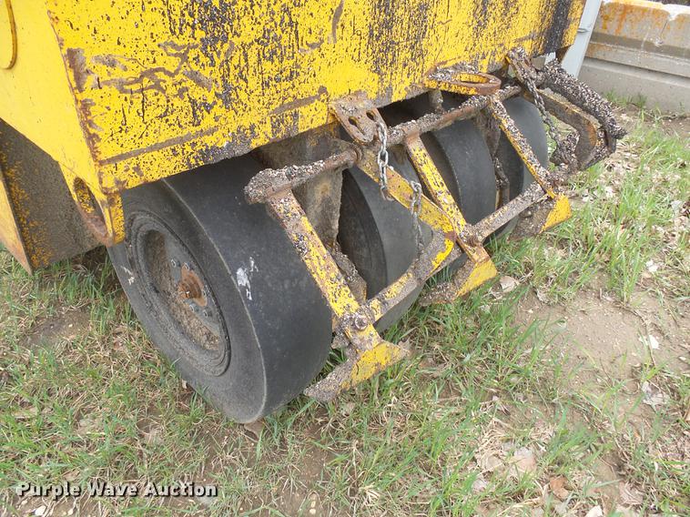 image for item DX9088 Ingram pneumatic roller