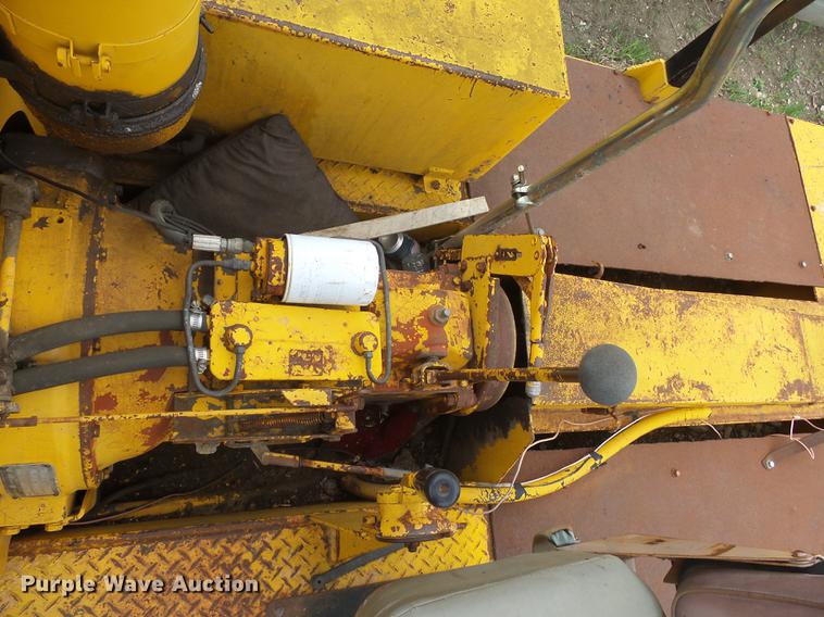 image for item DX9088 Ingram pneumatic roller