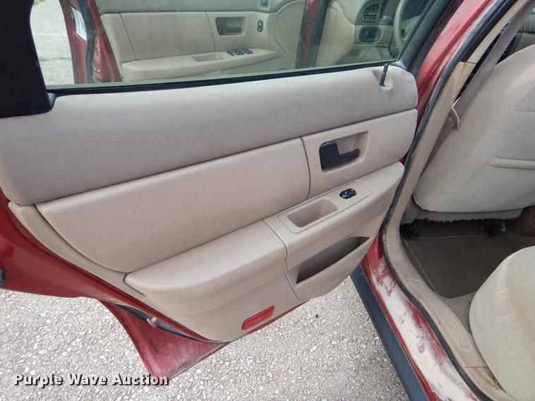 image for item EI9117 2003 Ford Taurus SES