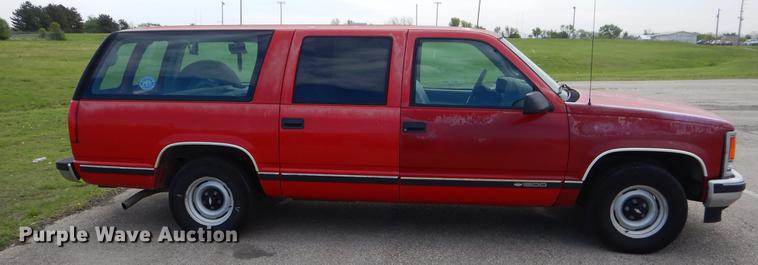 image for item EI9118 1999 Chevrolet Suburban C1500 SUV