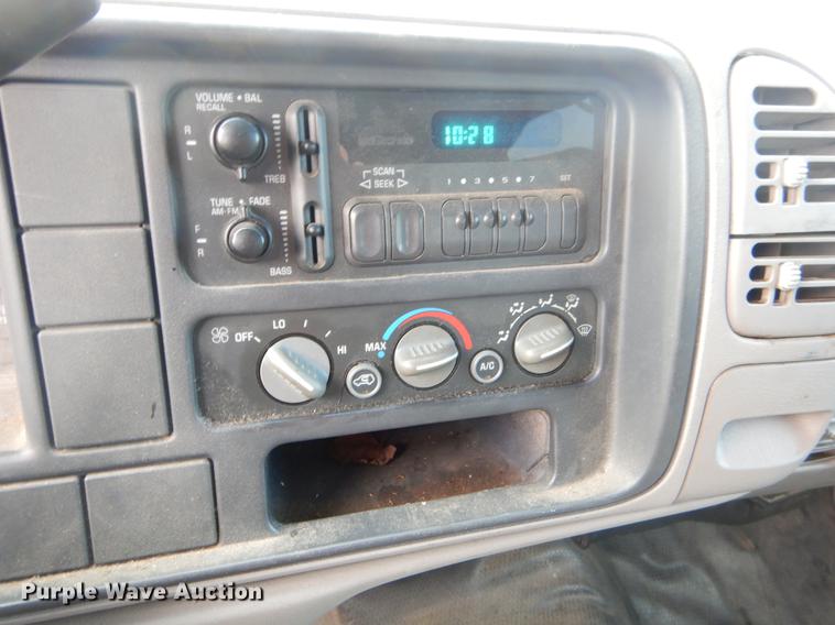 image for item EI9118 1999 Chevrolet Suburban C1500 SUV