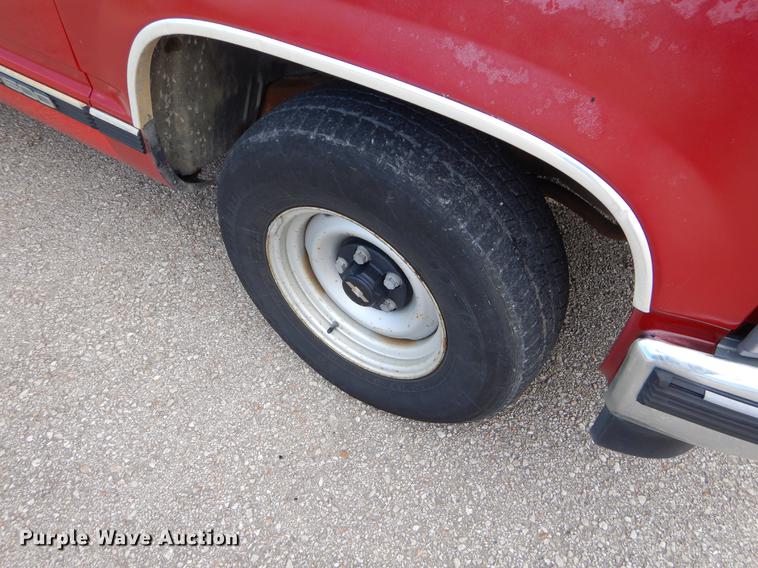 image for item EI9118 1999 Chevrolet Suburban C1500 SUV