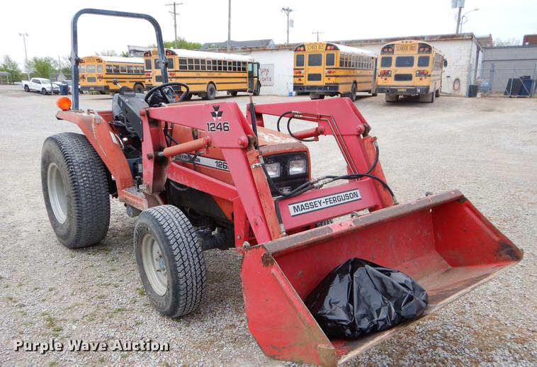 image for item EI9120 Massey Ferguson 1260 MFWD tractor