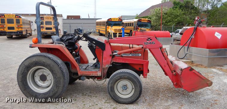 image for item EI9120 Massey Ferguson 1260 MFWD tractor