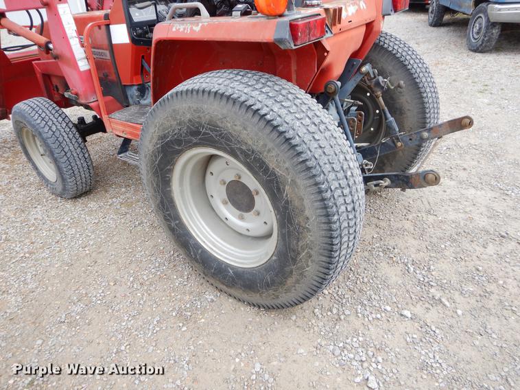 image for item EI9120 Massey Ferguson 1260 MFWD tractor