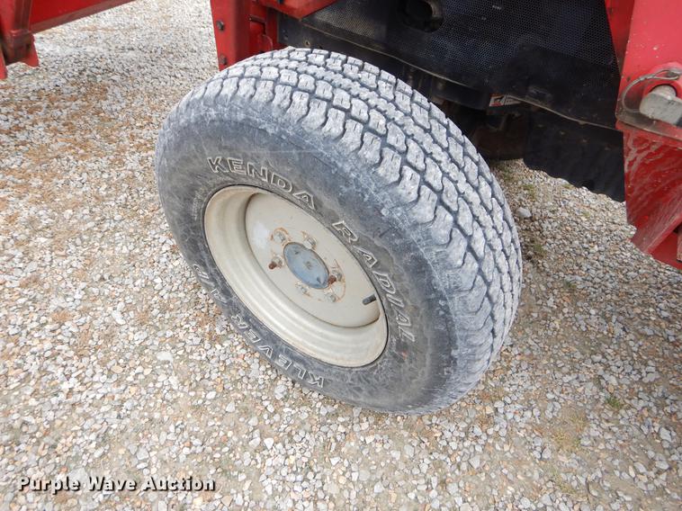 image for item EI9120 Massey Ferguson 1260 MFWD tractor