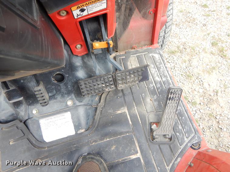 image for item EI9120 Massey Ferguson 1260 MFWD tractor