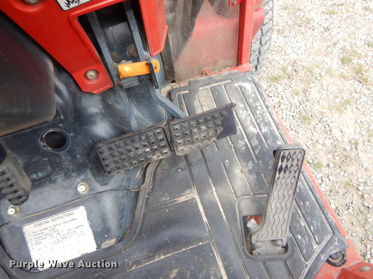 image for item EI9120 Massey Ferguson 1260 MFWD tractor