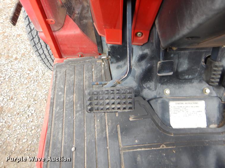 image for item EI9120 Massey Ferguson 1260 MFWD tractor