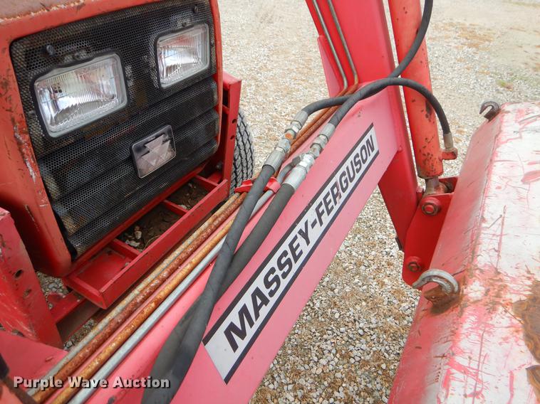 image for item EI9120 Massey Ferguson 1260 MFWD tractor