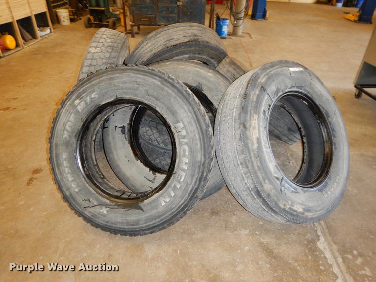 image for item EI9122 (8) tires