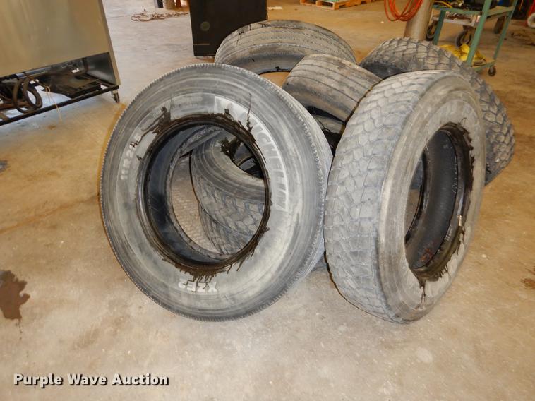 image for item EI9122 (8) tires