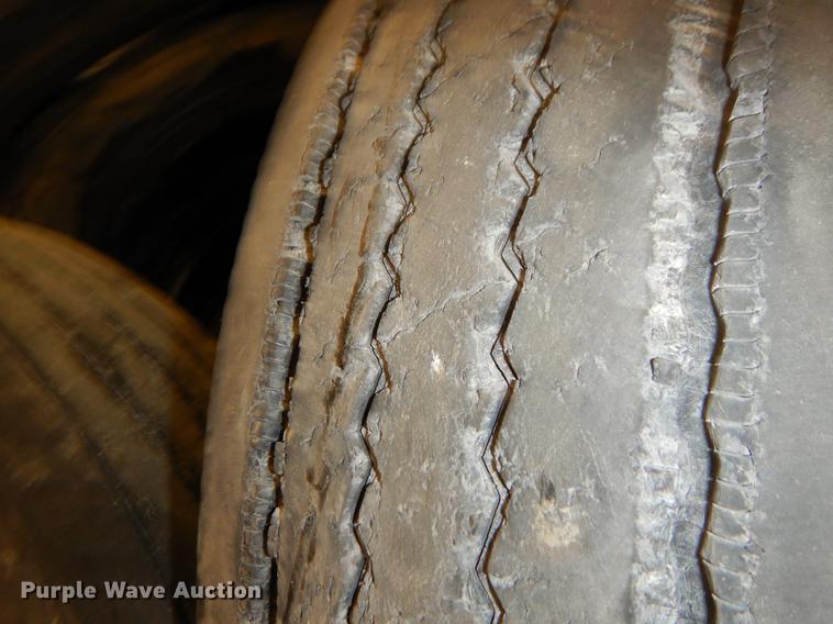 image for item EI9122 (8) tires