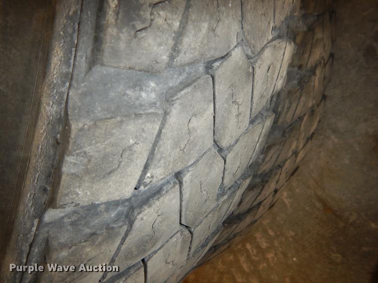 image for item EI9122 (8) tires