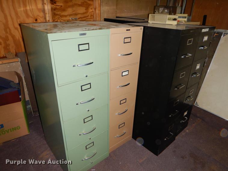 image for item EI9124 Approximately 15 metal file cabinets