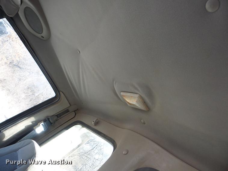 image for item EI9754 2004 Sterling L9500 semi truck