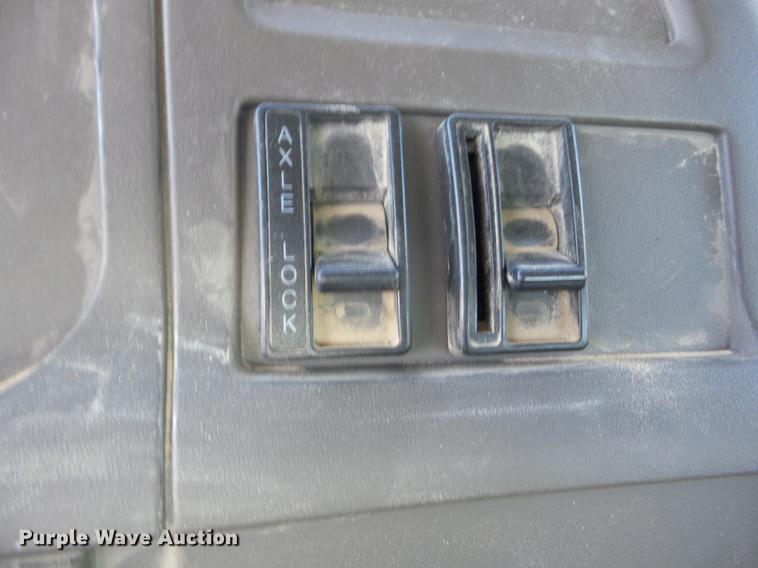 image for item EI9754 2004 Sterling L9500 semi truck