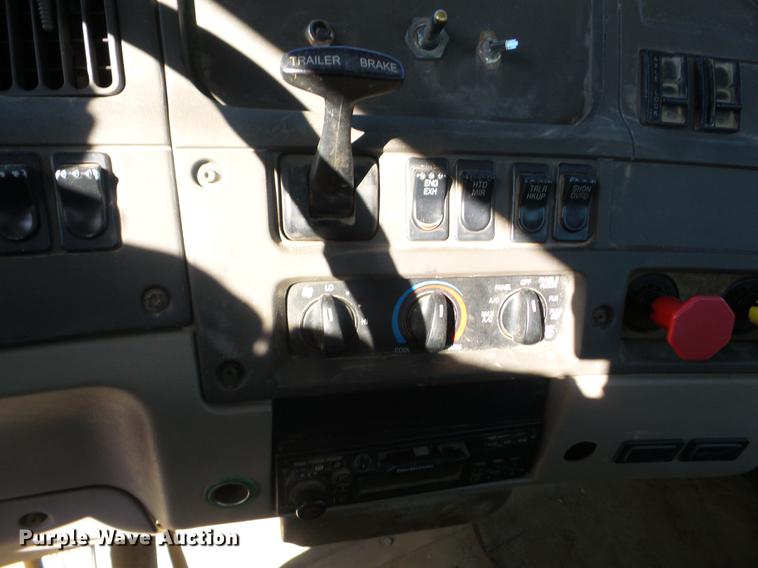 image for item EI9754 2004 Sterling L9500 semi truck