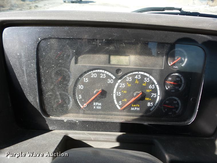 image for item EI9754 2004 Sterling L9500 semi truck