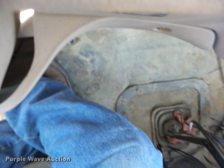 image for item EI9754 2004 Sterling L9500 semi truck