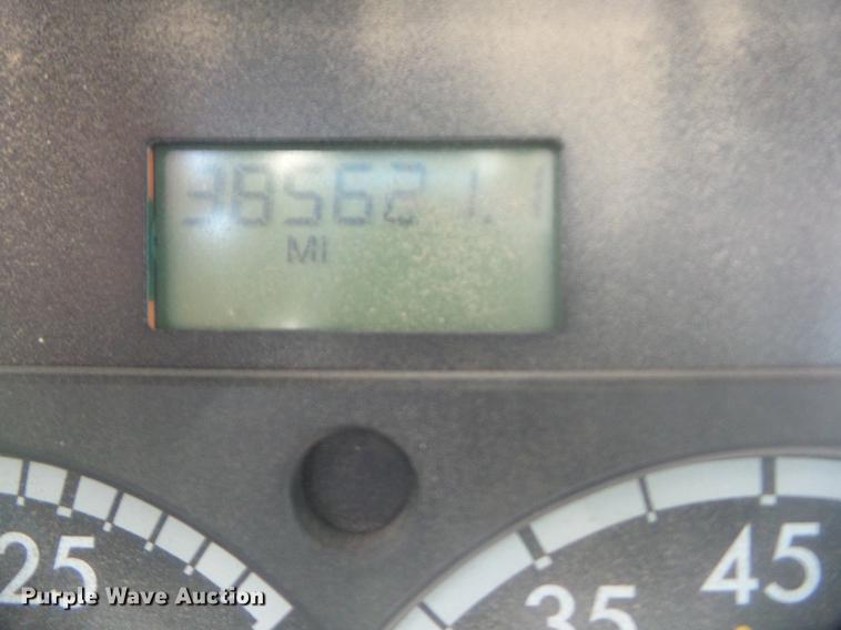 image for item EI9754 2004 Sterling L9500 semi truck