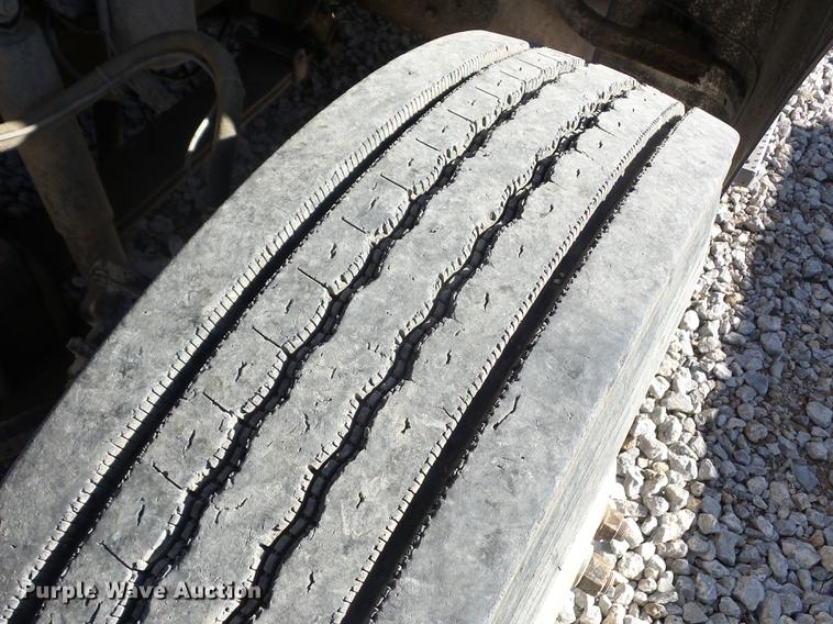 image for item EI9754 2004 Sterling L9500 semi truck