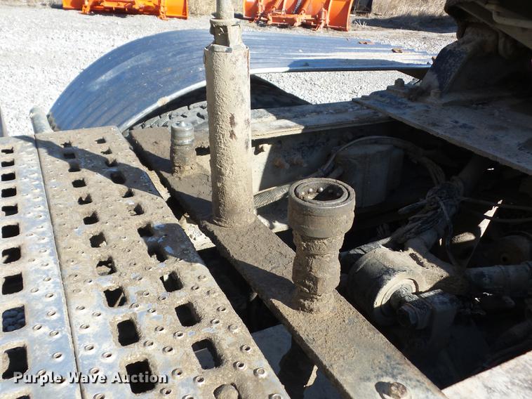 image for item EI9754 2004 Sterling L9500 semi truck