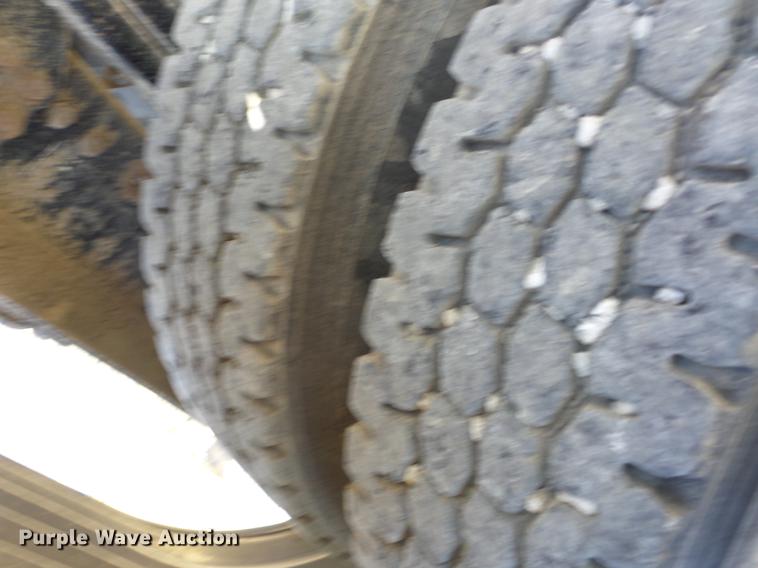 image for item EI9754 2004 Sterling L9500 semi truck