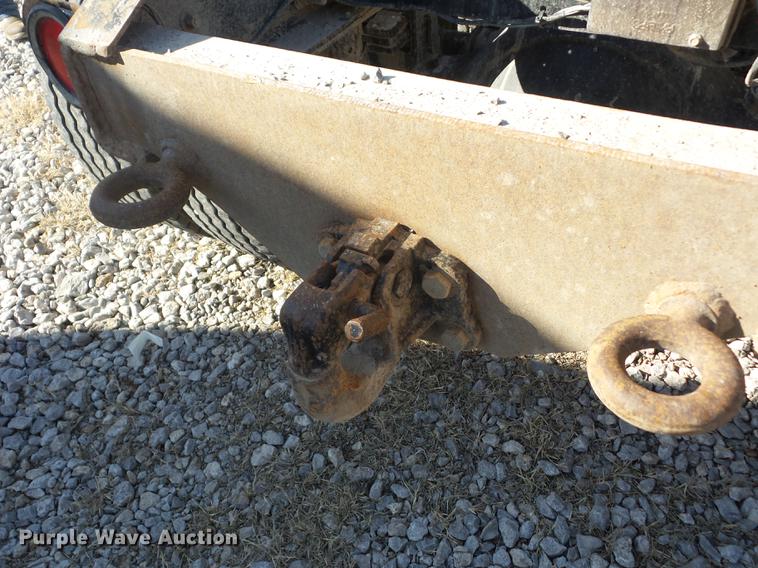 image for item EI9754 2004 Sterling L9500 semi truck