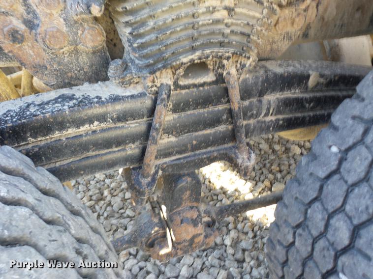 image for item EI9754 2004 Sterling L9500 semi truck