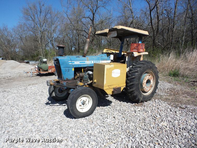 image for item EI9802 Ford 7600 tractor