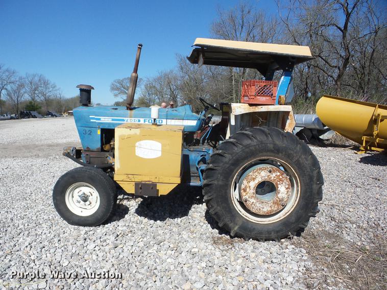 image for item EI9802 Ford 7600 tractor