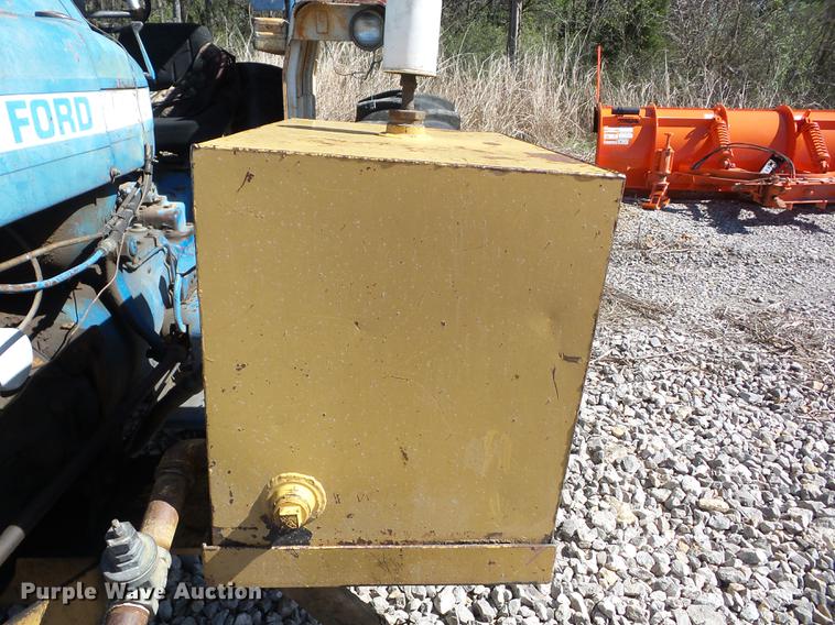 image for item EI9802 Ford 7600 tractor